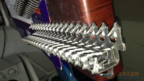 商机双翼 皮带刚扣与灯具的批发零售之道